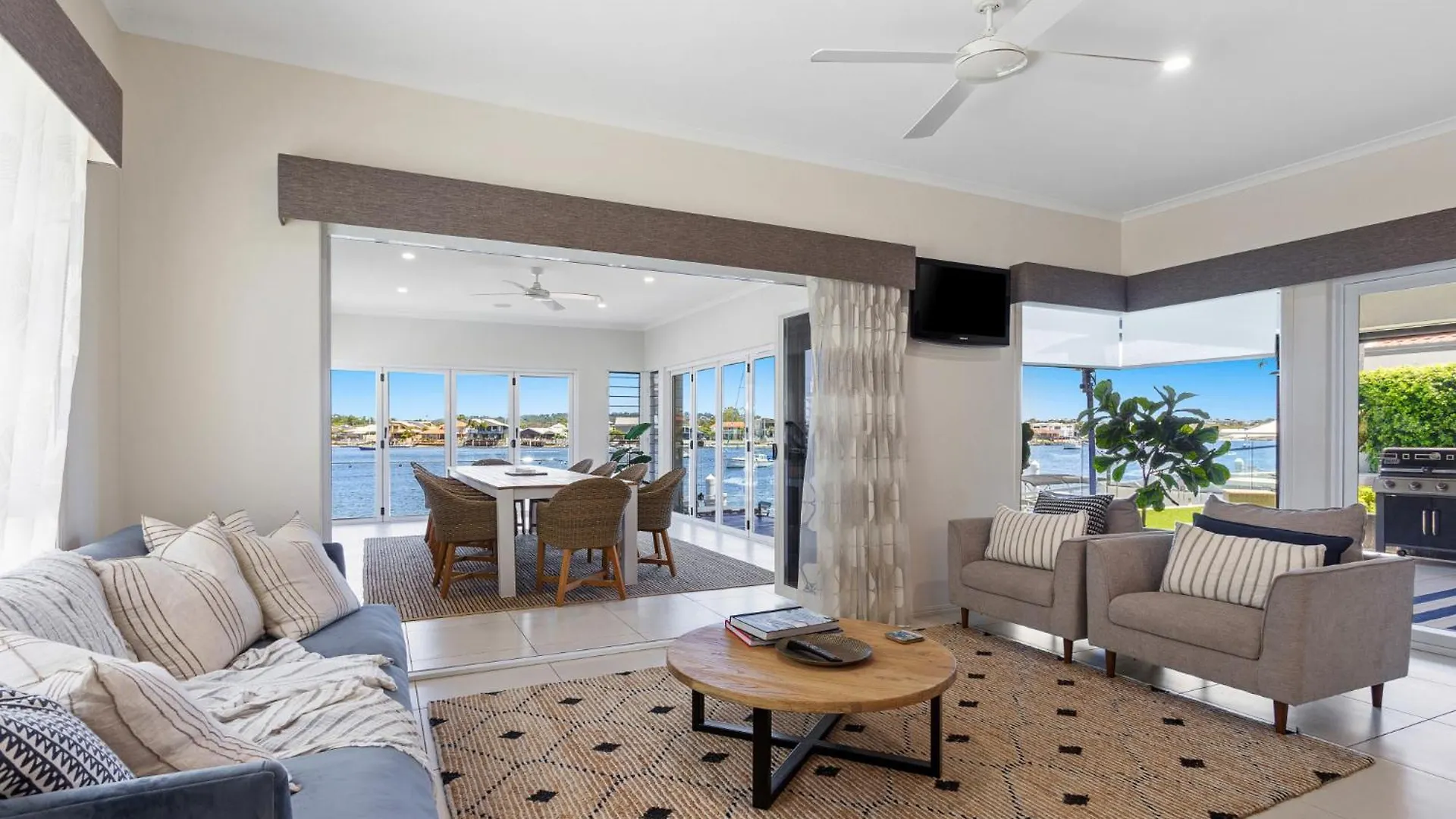 Amazing Canal House With Private Jetty, Gym & Pool Mooloolaba 0*,