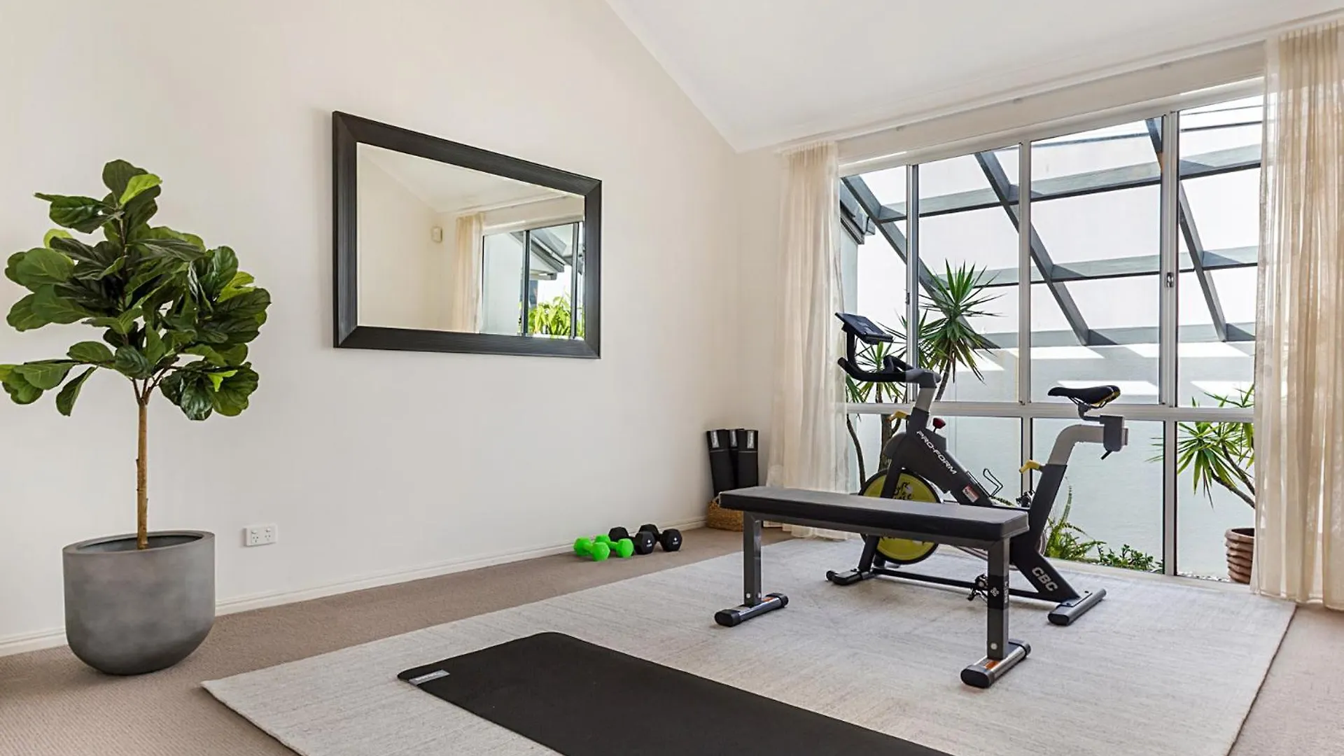 Сasa de vacaciones Amazing Canal House With Private Jetty, Gym & Pool Mooloolaba Australia